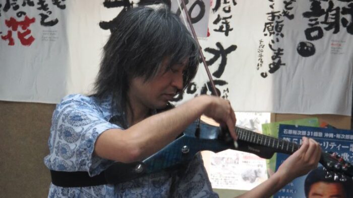 琉球ヴァイオリンの大城敦博さん♪